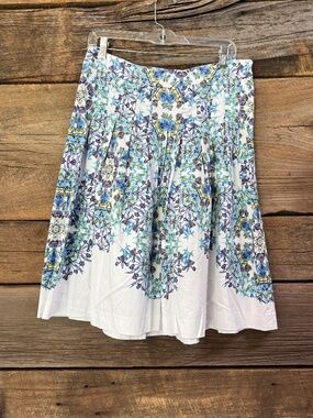 Talbots Floral Pleated skirt, Size 10, white with blue and purple flowers